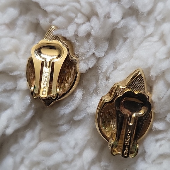 Christian dior vintage clip on leaf earrings - Picture 4 of 5